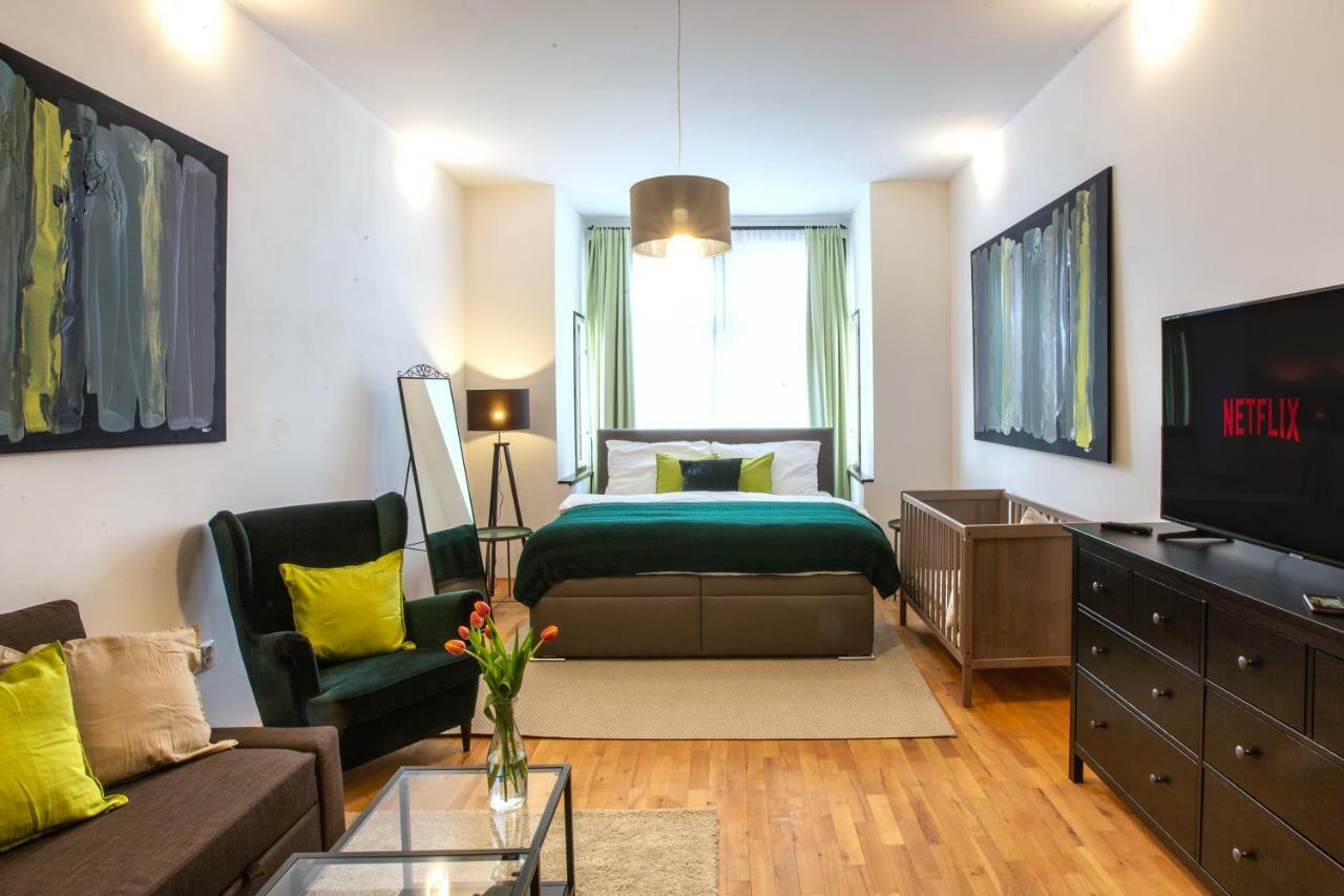 Modern Family Apt. With Central Square Entrance Hradec Kralove Exterior photo